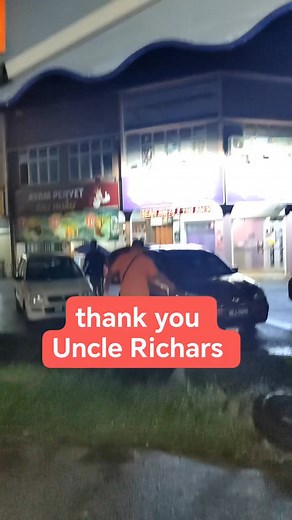 62 reactions · 3 comments | uncle你等我啊~等我榴莲赚到钱了我去canada找你喝茶！ #uncle爱上了猫山王和东来榴莲 #uncle说要吃够本才回canada #desmonddurianstall 0172040866 | Chuang Ming | Facebook