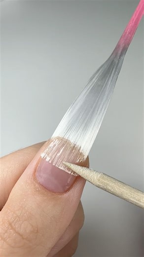 how to extend nails on fiber?