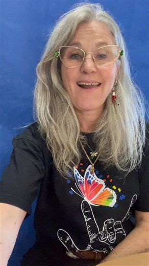 Hi … Today I want to share with you an AMAZING 🤩 resource to have for children both Deaf and hearing 👶🏻👦🏿👧🏼 I have a membership with StoryBox Library 📚(online children’s stories) … with voice and sound, captions and also Auslan interpreted stories 🙌 It is an AMAZING 🤩 resource … If you haven’t thought 🤔about what to buy for Christmas 🎄 yet and you have a Deaf 🧏‍♂️ child, I am telling you to join and pay for a membership 👩🏻‍💻 Now I apologise 🤦🏻‍♀️ about this video as it’s not ve