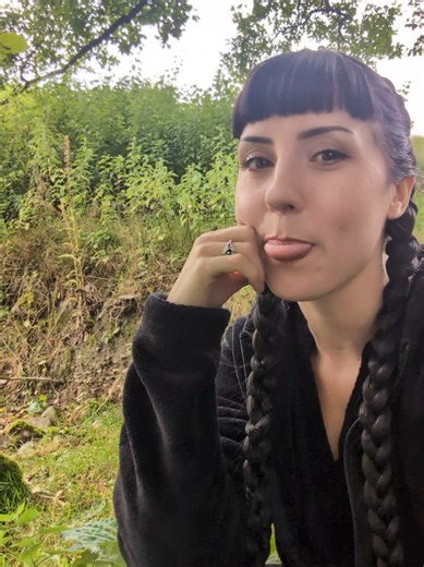 Kulning and singing to the crows 🖤 www.shannonpearlofficial.com . #shannonpearl #kulning #crowcalls