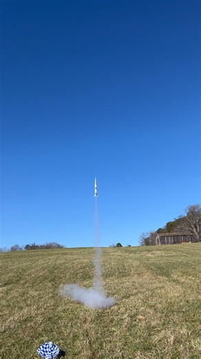 Estes 1:200 Saturn V maiden launch on C5-3