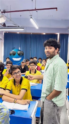 Raid in Sri Chaitanya Classroom First Time 😈 | Students Gave Savage Replies 🔥 | Topper Hi Topper