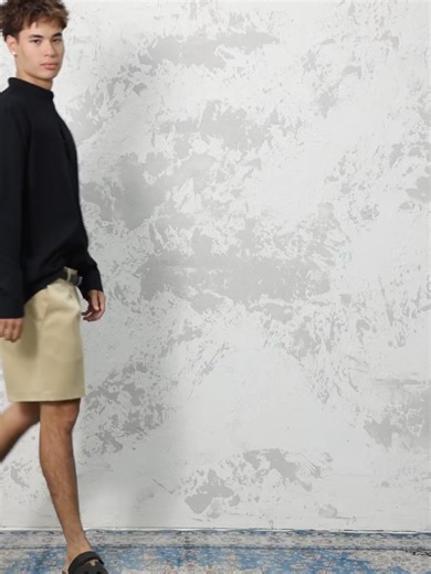 LINEN SOLENE HISHOO COLLETION Ưu điểm nổi bật: - Chất vải Linen Solene cao cấp – mát tay, ít nhăn: Linen pha rayon được xử lý thô cho cảm giác mềm nhẹ, thoáng khí, vừa đủ mà không thô cứng. Giảm lên nhăn nheo đến 60% nên vải lanh thông thường – mặc định thoải mái cả ngày, không lo nhăn nhúm. - Form rộng chuẩn nam – che xả điểm, tôn phong cách: Thoải mái thoải mái, tay dài, chiều dài vừa đủ để mặc ngoài hoặc sơ mi vin nhẹ nhàng. Phù hợp nhiều kiểu dáng. - Thiết kế thông thường đa năng: Áo cổ tàu 