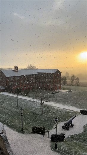 We’re delighted to welcome our students, staff, and parents back to school for the first day of the Lent Term today✨ The morning was made even more special by a beautiful blanket of snow across our campus ☃️❄️ #PangCollCommunity #PangCollCampus | Pangbourne College