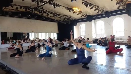 2022 Summer Intensive has started! Welcome everyone! Footage from level ll graham class led by @jessefactor accompanist @tracyyang217 | Martha Graham School