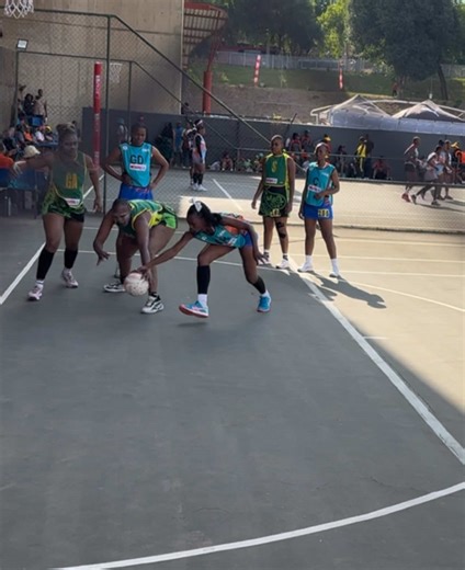 Lindo Slenda's Inspirational Netball Defense Moves