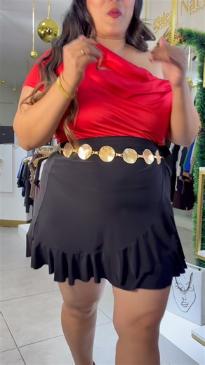 Galea clothes| Ropa femenina| tallas L XL XXL| Plus size🇨🇱 on Instagram: "Look disponible con la FALDA NOELA!🤎✨ - Perfecta si quieres usar falda sin que se note la guatita delantal, disponible en XL y XXL 17.990✨ - Moda en tallas grandes🛍️ SI TE GUSTÓ TRANQUILA ENVIAMOS A TODO CHILE✈️ ☝🏽¿CÓMO COMPRAR? Visítanos en tienda física Diagonal paraguay 481 of 145 Stgo centro, pide online por nuestra web WWW.GALEACLOTHES.COM o pedidos al WhatsApp ‬+56988788207 ✅ → 🚘DELIVERY POR TAN SOLO $3.500 ENV