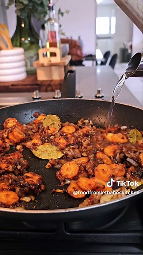 Delicious Slow Cooker Oxtail Recipe