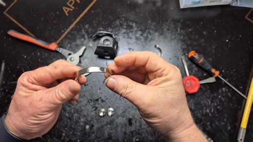 Hope this helps with getting the backjoint spring back on 😊 | Shearing World