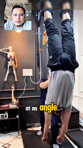 512K views · 5.6K reactions | Hanging Decompression Therapy ☺️ #hangingchiropractic #chiropractic #adjustment #inversiontherapy #decompressiontherapy | The Cracks | Facebook