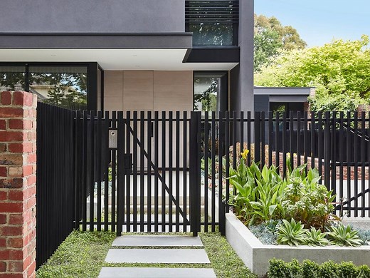 How to restore rusted metal with paint