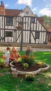 …My babies, My Doggies, My Duckies, My Chickens, Gardening, Growing Vegetables, cups of tea, Roast Dinners, snuggles. Sundays like this forever please 😭 | Stacey Solomon