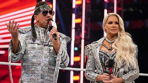 Edge ist zurück bei WWE Raw! Doch der Rated R Superstar feiert nicht als einziger ein Comeback! 😏😎 #WWERaw | WWE Deutschland