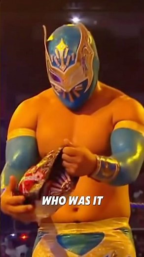 Sin Cara vs Sin Cara Mask vs Mask match! #wwe #wrestling