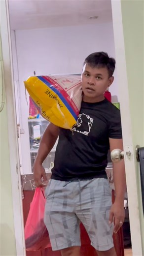 Naubos ang sweldo ni Papaweng sa pagbabayad ng bills at sa pagbili ng konsumo namin. Mas epektibo sa amin ang ganitong setup—hindi ko na pinakikialaman ang sweldo niya. Ang mahalaga, priority niya ang pamilya namin, ang mga bayarin, at ang pagkain. Mas nagkakaroon ng sense of responsibility ang asawa ko pagdating sa pera, at mas nagiging head of the family siya kapag hinahayaan ko siyang mag-budget ng sarili niyang sweldo. Desisyon ko ito—hindi ko na kinukuha ang sweldo niya at siya na mismo ang