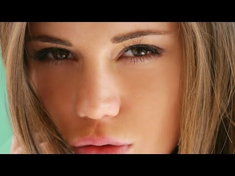 The Art of Seductive Eye Contact