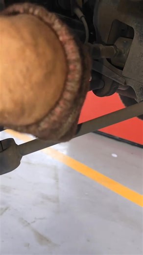 Fortuner stabilizer link replaced! To improve ride stability and reduce body roll during turns, we’ve installed a brand-new stabilizer link. A small part, but a big difference in handling and safety! #ToyotaFortuner #SuspensionWork #AutoRepair #SmoothDrive #autotechnician | Auto Technician