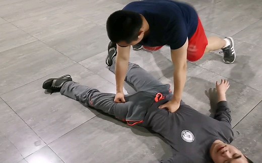 俄罗斯武术Systema(西斯特玛)的基本练习其一-俯卧撑(push up)