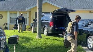 Authorities raid Florida home of Brian Laundrie during manhunt