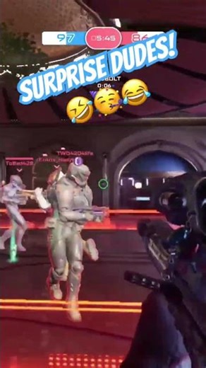 Peek-a-boo! #splitgate #fps #portal #gaming