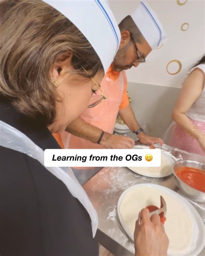 JESSICA RODRIGUEZ on Instagram: "🇮🇹 Un día en Napoli 🇮🇹 Pizza, pasta, un paseo por el centro y hasta clase de pizza 🍕✨ La mejor forma de conocer esta ciudad tan auténtica. #Napoli #ItalyTrip"