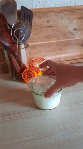 Homemade buttermilk I Only 2 ingredients and made in 5 minutes!