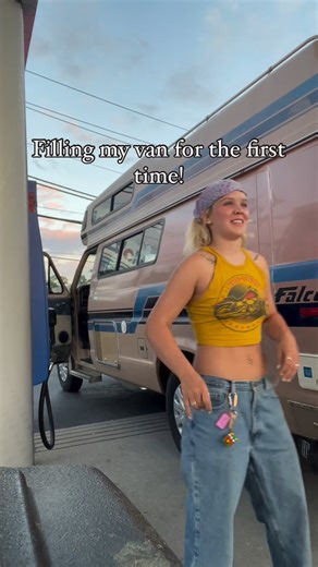 Ever wondered what makes a van life road trip truly unforgettable? For Steve (@outdoor.eve), it’s the simple moments, like filling up her vintage 1988 Ford Campervan for the first time. 🚐💨 What about yours? Join her journey and follow the adventures of this 19-year-old nomad living the van life. Support her page and be part of her story! 🌟🛣️ #vanlife #solofemaletraveler #vanlifeusa #vanlifecommunity #vanlifemovement #diyvanlife #outdoors #skateboard #surf #ski #rockclimb #solotravel #nature 