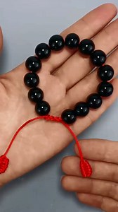 Simple but elegant beaded bracelet tying instructions #DIY #crafting #bracelet | Craft 1 Minute