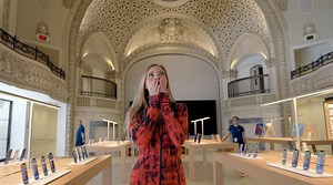 Watch as iJustine tours the new Apple Tower Theatre store in LA