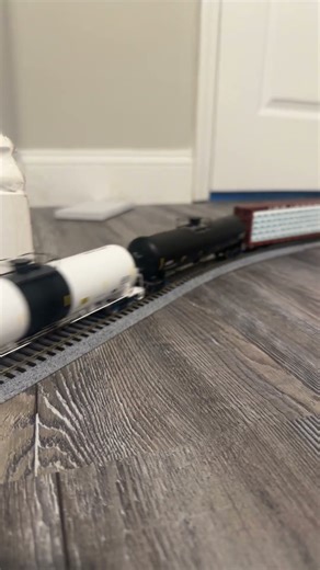 Solo locomotive leading!