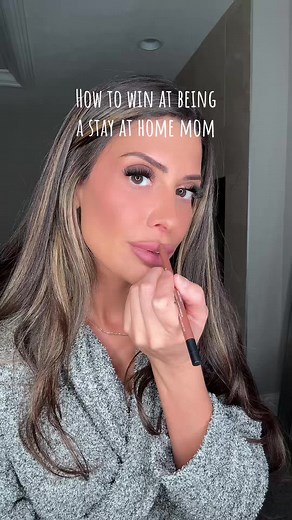 HOOCHIE MAMA || Ness (@vanessa_sims) - How to Slay as a Stay-at-Home Mom in 10 Minutes