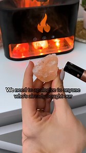 Bring cozy comfort and calming vibes to your home with the Himalayan Salt Fireplace Humidifier Lamp. Right now, you also get a FREE set of 18 premium essential oils to create rich aromatherapy experiences as the warm glow fills your space 🎁 This lamp is more than a decoration. It gently humidifies dry air, boosts mood with soft, warm light, and pairs beautifully with your favorite essential oils. It’s perfect for unwinding after a long day, enhancing your evening routine, or creating a soothing