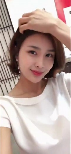 闫盼盼我这撩头发的功夫撩你如何？