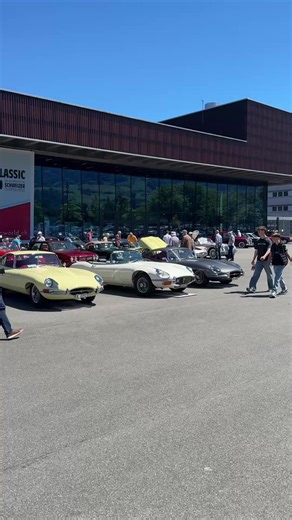 🚗 SWISS CLASSIC WORLD 2026 – 29.–31. Mai in Luzern Die grösste Oldtimer-Messe der Schweiz öffnet wieder ihre Tore! Über 200 Aussteller, mehr als 1.000 klassische Fahrzeuge und ein spannendes Rahmenprogramm erwarten euch. 🎟 Tickets jetzt online sichern – Vorverkauf bis Ende März zu Sonderpreisen! #swissclassicworld #luzern #schweiz #switzerland #oldtimer