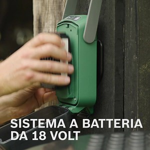 Buon per le piante e ancora meglio per te! Con GardenPump 18, puoi utilizzare in modo efficiente l'acqua piovana per il tuo giardino.💦🌱 La potente batteria può essere utilizzata anche per tutti gli altri utensili della linea Power da 18 Volt. | Bosch DIY and Garden