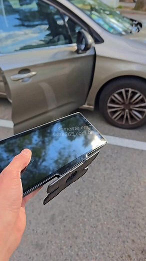  Transforme seu carro em uma central multimídia de última geração!  60% OFF por tempo limitado ✨ Instala em minutos – basta plugar na entrada de cigarro  Tela touch com GPS, apps, vídeos e música  Câmera frontal + câmera de ré para dirigir e estacionar com segurança  Aproveite agora o desconto exclusivo e garanta a sua! | Bia Voz - Achados da Bia | Facebook