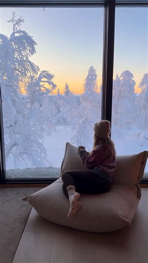 BEAUTIFUL HOTELS on Instagram: "Aurora Collection is a remote Arctic cabin stay in Inari, Finnish Lapland, designed around the northern landscape. Set beneath wide polar skies, these glass-fronted cabins combine minimalist Scandinavian design with forest surroundings and uninterrupted views of the Arctic wilderness. It’s a quiet luxury stay rooted in nature and seasonal travel, where winter nights are spent watching the northern lights and days unfold slowly in the snow. Ideal for travellers dra