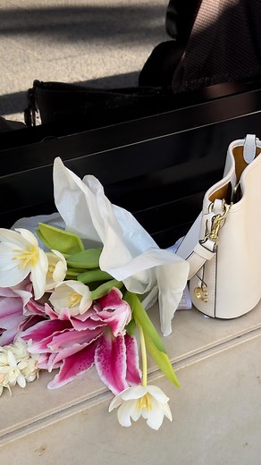 Malu Camargo | ✨favoritos do mês✨ - Blush @patmcgrathreal (cor Paradise Venus) - máscara de cílios Mac Stack no marrom chestnut 🌰 - Pro Locked Brow Gel... | Instagram