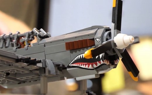 【拼砌大师】「Brickmania®P-40N战鹰」带您回顾“飞虎雄鹰”国军抗日英雄座机之原型机——美国P-40N“Warhawk”战机