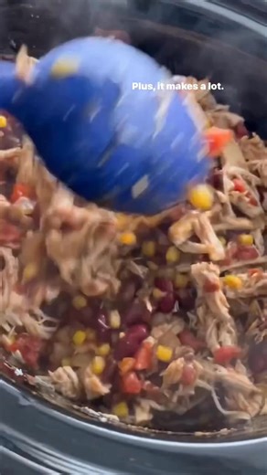 Slow Cooker Chicken Taco Chili ✨ Comment “RECIPE” and I’ll DM you the link 🔥 SAVE this for an easy winter dinner! One of my oldest and most popular recipes!! ✅ Freezer friendly ✅ Budget friendly ✅ Easy and delish!! #slowcooker #crockpotmeals #footballseason #backtoschool #EasyDinner | Skinnytaste