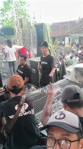 Crew Ramayana langsung Ambyar ❗Lagu Memandangmu Dinyanyika #shorts
