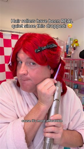 Jeremy Pugh on Instagram: "👀 Have you seen this blowout hack for air wrap curls? 🎀 I keep seeing people slide their curl straight off the barrel with a sectioning clip and of course it works because I am always yelling CLIP YOUR CURLS! But the ease of this is really unmatched so I wanted to try and recreate this hack after seeing one of my favorite creators @itskatesteinberg post her blowout tutorial recently!! Here’s a quick step by step: 💖 Spray each section lightly with hairspray BEFORE yo