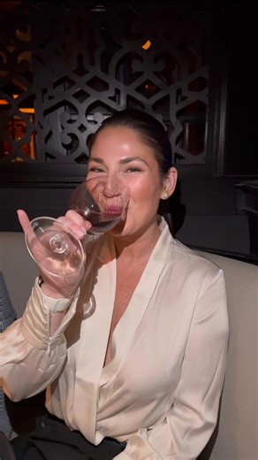 Where to Eat in Ottawa: An Elevated Foodie Weekend Guide @ottawatourism ✨🇨🇦 If you’re planning a weekend getaway, Ottawa needs to be on the top of your list. It’s beautiful, vibrant, and filled with incredible food! Here’s where we ate on our elevated foodie weekend in the capital. 🍁🍽️🍷 • @starlingottawa | The grilled octopus and their house-made focaccia were two of our favourites. • @sussexandcosteak | Dark, cozy, and such a great atmosphere. The Alchemist’s Garden cocktail, the 8-oz file