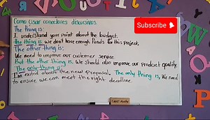 Los conectores discursivos en inglés son esenciales para organizar y estructurar el discurso de manera coherente. Ayudan a enlazar ideas, mostrar relaciones entre conceptos y mejorar la fluidez de la comunicación. Usarlos adecuadamente puede clarificar la intención del mensaje y facilitar la comprensión del oyente o lector. Ejemplos comunes incluyen "the thing is," "the other thing is," y "the only thing is ." English discourse connectors are essential for organizing and structuring speech in a 
