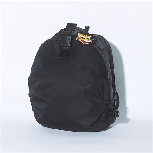 A playful backpack with an allover Tiger motif pattern on the lining. SMALL BACK PACK [BLACK] http://spr.ly/6185O3opR #OnitsukaTiger | Onitsuka Tiger