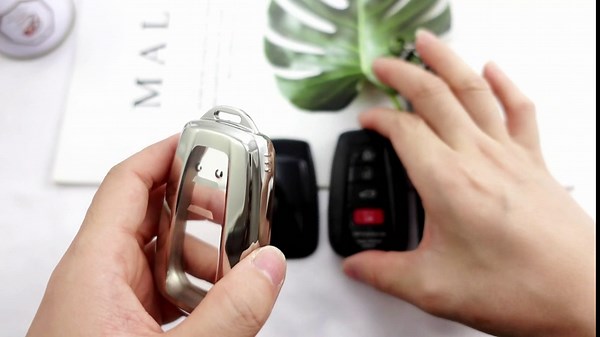 Compatible with Toyota key fob cover,case with keychain,Soft TPU 360 Degree Protection Key Case for Camry RAV4 Highlander Avalon C-HR Prius Corolla GT86 Smart Key,Black