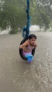 Nalonod si mini mermaid! | Jejemon VINES