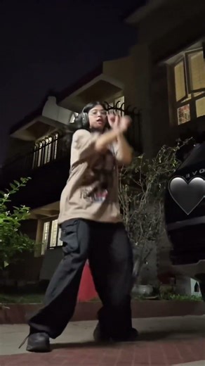 stop…RIDEEEEEEEEEEEE @BTS WOOHOO BTS KILLED IT WITH THIS 2.0 DANCE MOVES SHEESH