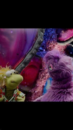 "In the Glitter Globe, you can express yourself any way you want…It’s all beautiful!" Wembley and Pogey join the Great Glitterini in the Glitter Globe, and Wembley learns that no matter how he chooses to express himself, he’s still Wembley. Celebrate #Pride and watch The Great Glitterini in episode 5 of #FraggleRockBacktotheRock Season 2, streaming NOW on @appletv #FraggleRock #JimHensonCompany @hensoncompany @hensonfamilyhub | Fraggle Rock