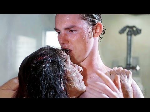 Une douche chaude qui tourne mal | The Faculty | Extrait VF